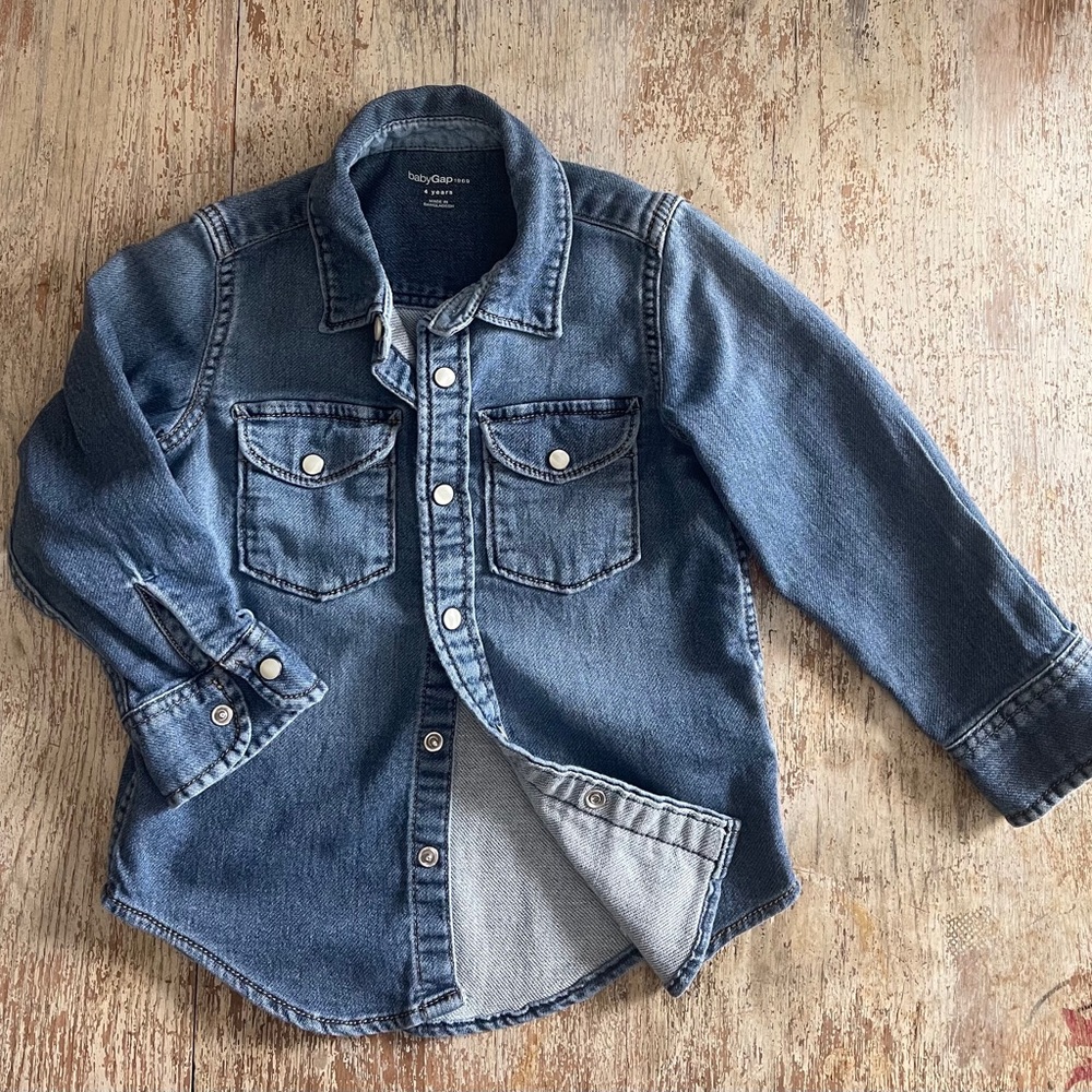 Baby Gap Denim Button Down Shirt 4T All Genders  Long Sleeve Pearl Snap Western